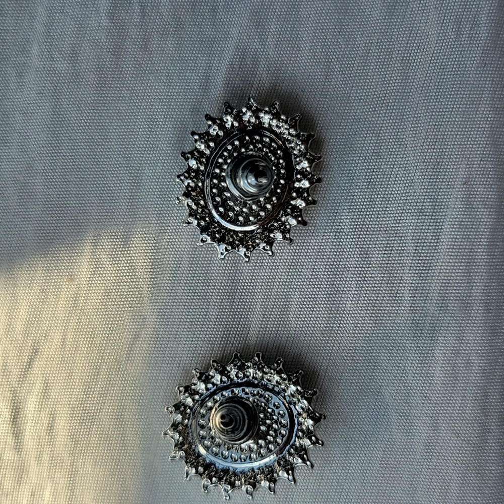 Cats Eye Blue Earring - Picture 3 of 4